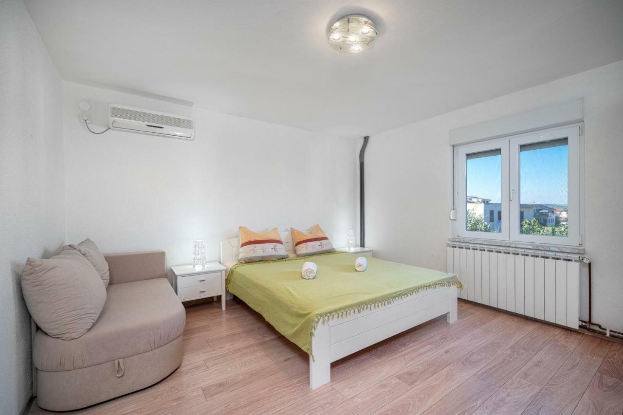 Apartmani Pataca Водице Екстериор снимка