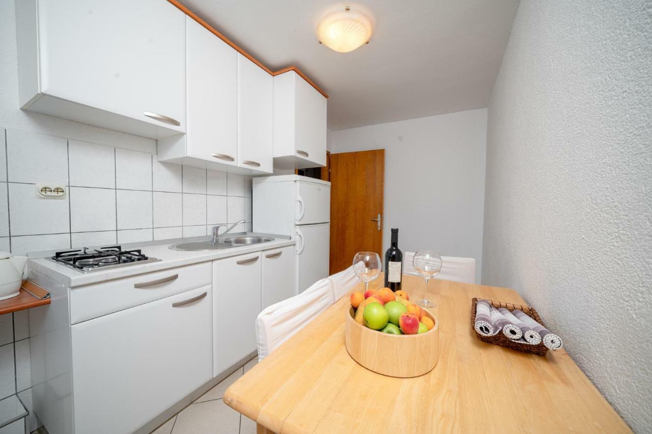 Apartmani Pataca Водице Екстериор снимка